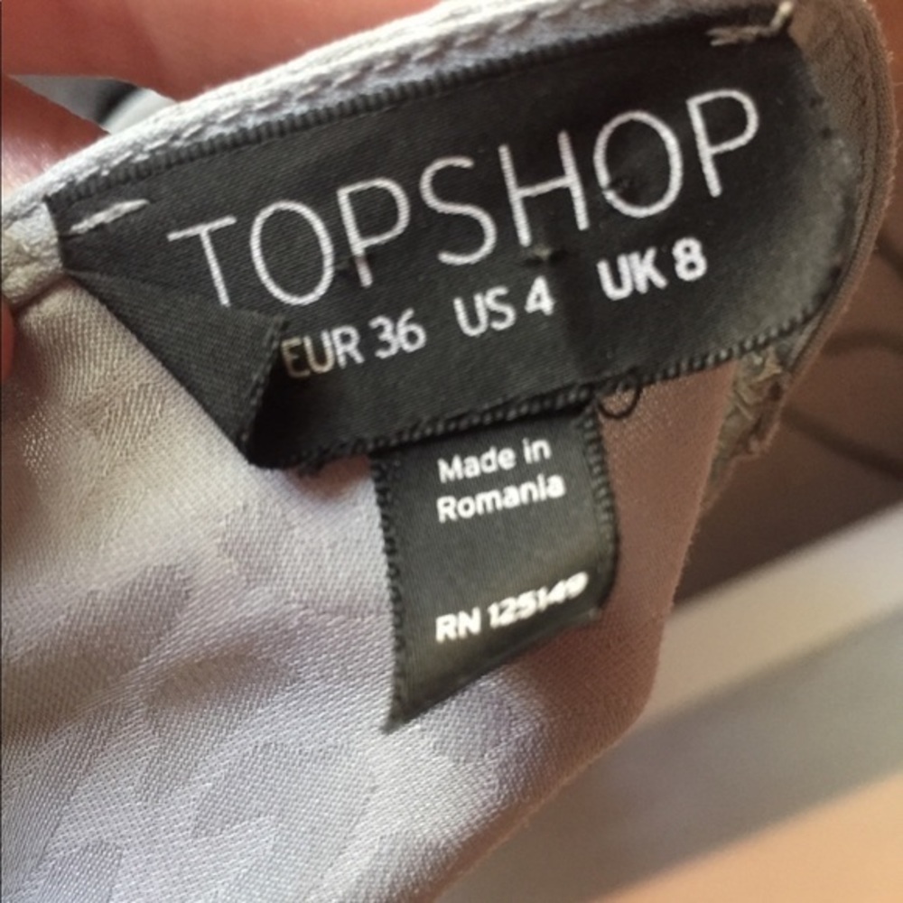 Topshop Satin Animal Playsuit/Romper w/long sleeves and scooped neckline Size 4 - Picture 9 of 13